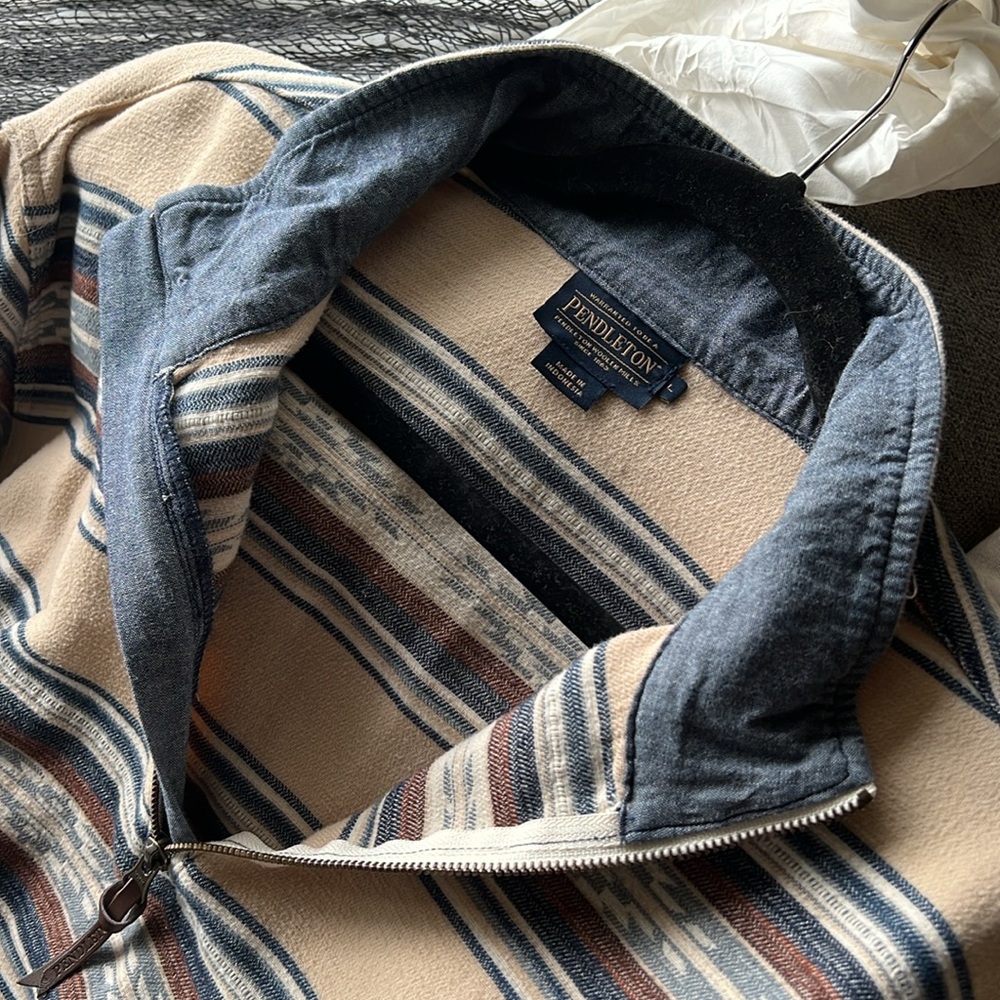 Pendleton Half Zip Pull Over - image 7